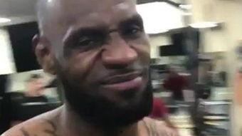 剃刮光头视频,轻松掌握时尚发型新趋势